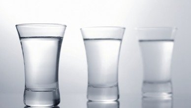 Как и насколько вредно лечить язву желудка спиртом?